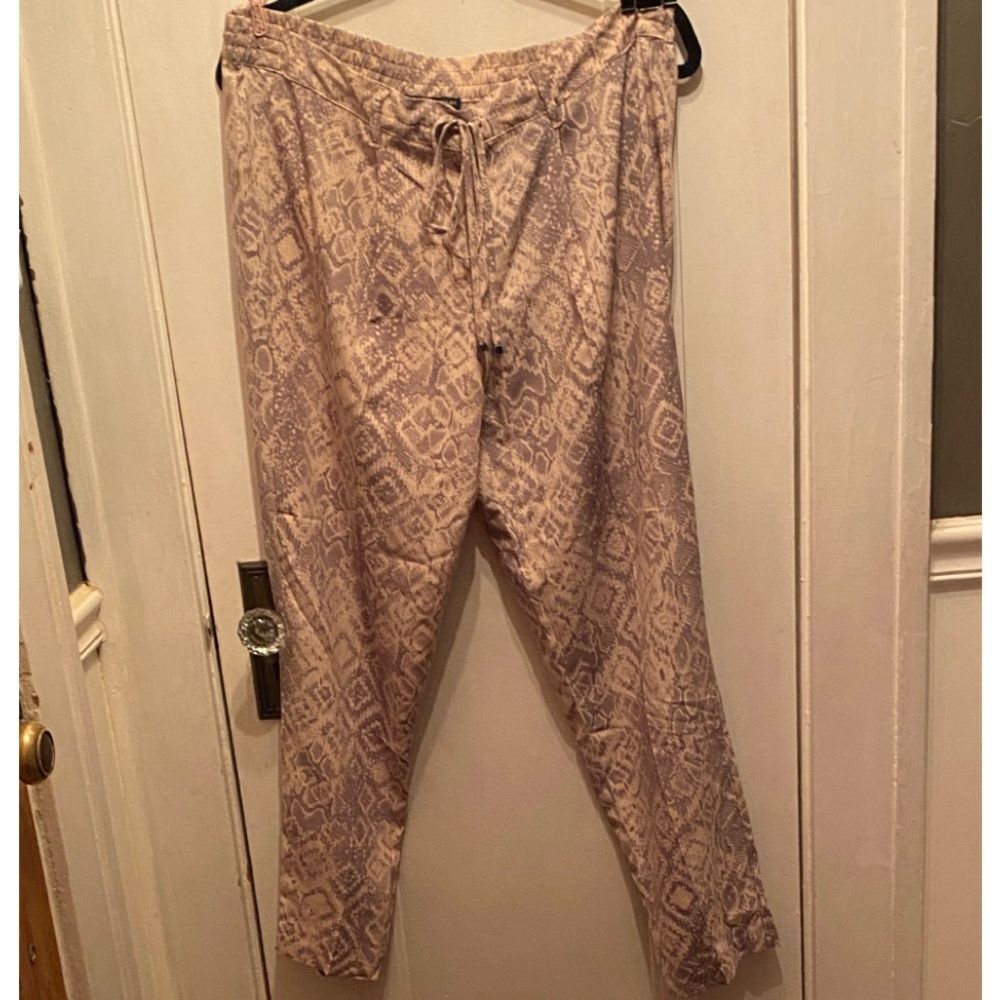 Harlowe & Graham Taupe Geometric Joggers